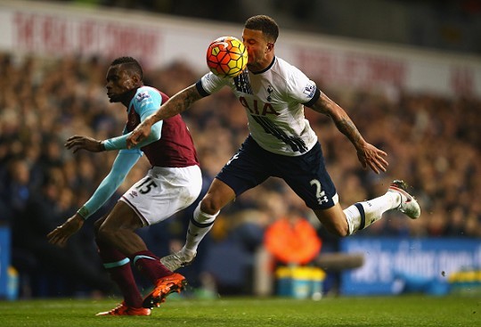 九游体育-梅西重回诺坎普桌面