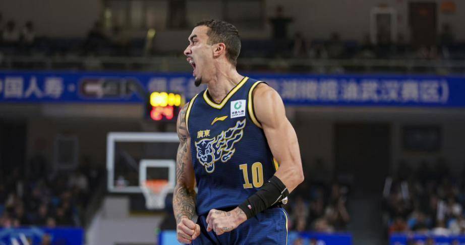 九游游戏中心-北京首钢与广东男篮交战记录